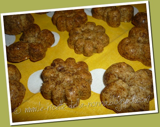 Biscottini primaverili di pasta frolla e orzo (16)