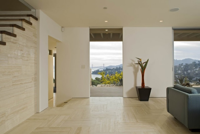 Photo of hallway leading to the terrace