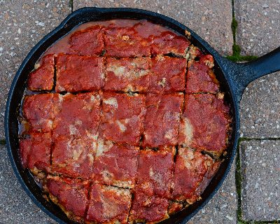 Cast Iron Meatloaf ♥ KitchenParade.com, my go-to meatloaf recipe, tender, moist and full of flavor thanks to milk-soaked bread crumbs and a pile of chopped vegetables that melt into the meatloaf.