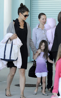 Katie Holmes and Suri Cruise in Ft Lauderdale