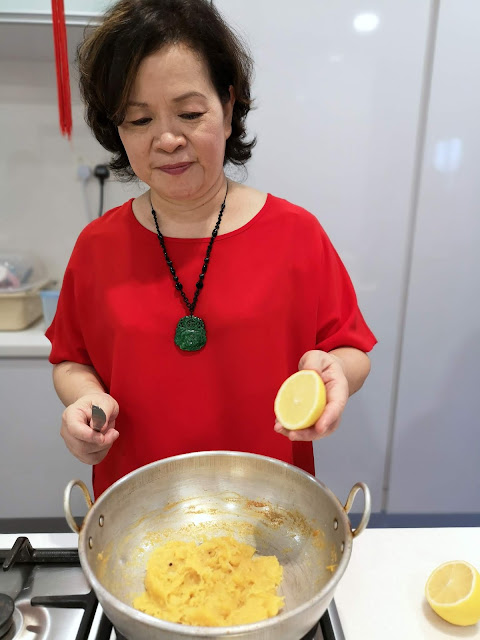 Pineapple Tarts. A Southeast Asian Chinese New Year Tradition 黄梨塔