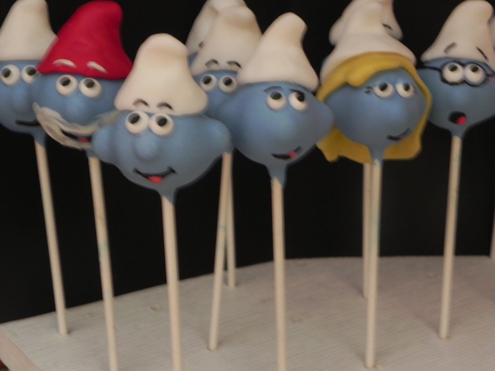 wedding cake pops ideas Smurfin some new cake pop designs in Nashville, TN