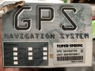 Tampilan Sisi Kiri Kotak Kemasan GPS Super Spring SF410