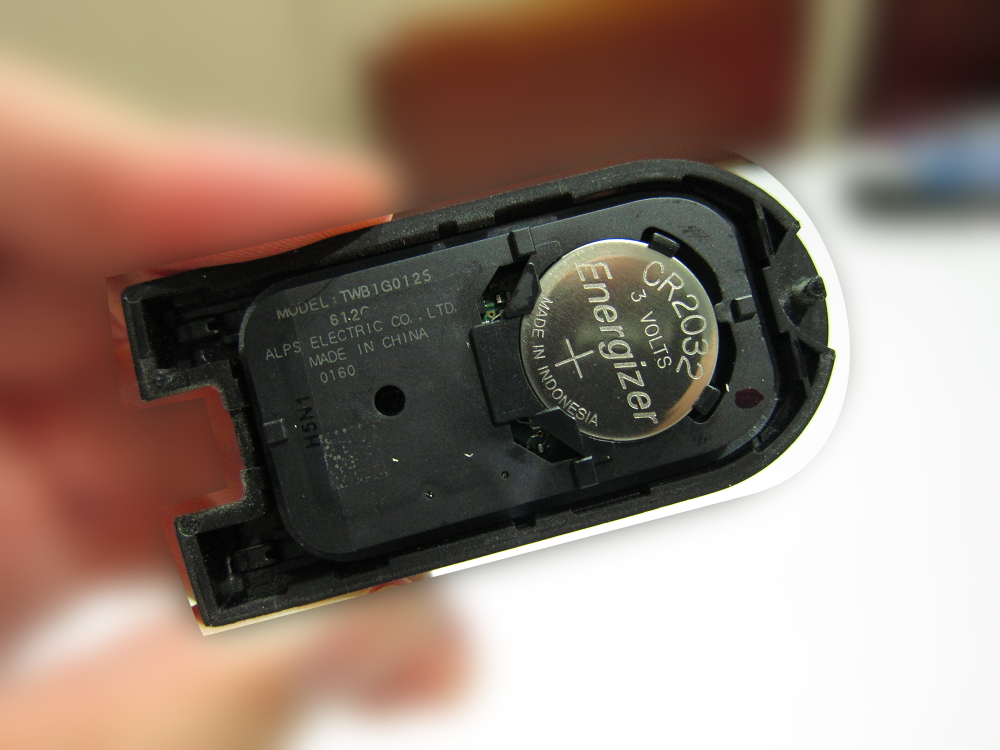 Perodua Bezza: Perodua Bezza Smart entry key - Battery 