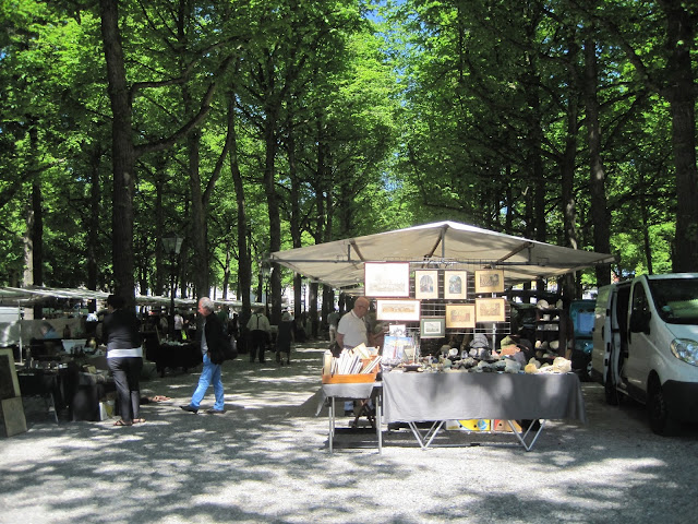 De HAAGSE ANTIEK- EN BOEKENMARKT