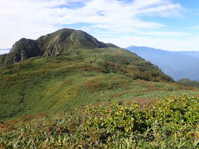 雨飾山　笹平