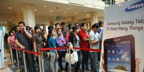 Launching Samsung Galaxy Tab 10.1