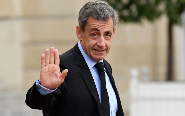 Nicolas Sarkozy é condenado a 3 anos de prisão na França