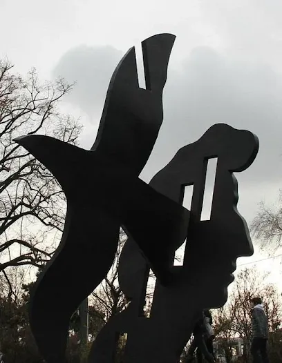 Monument « La Note Bleue », par le sculpteur Polonais Krzysztof M. Bednarski, Schweizergarten, Vienne