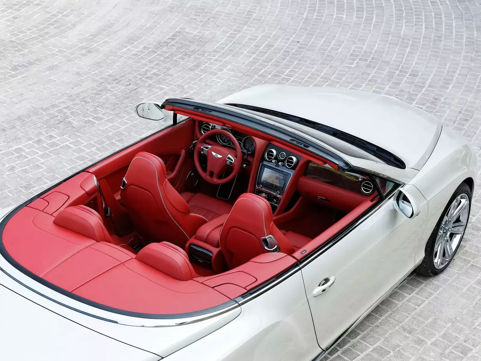 Hình ảnh xe ô tô Bentley Continental GTC 2012 & nội ngoại thất