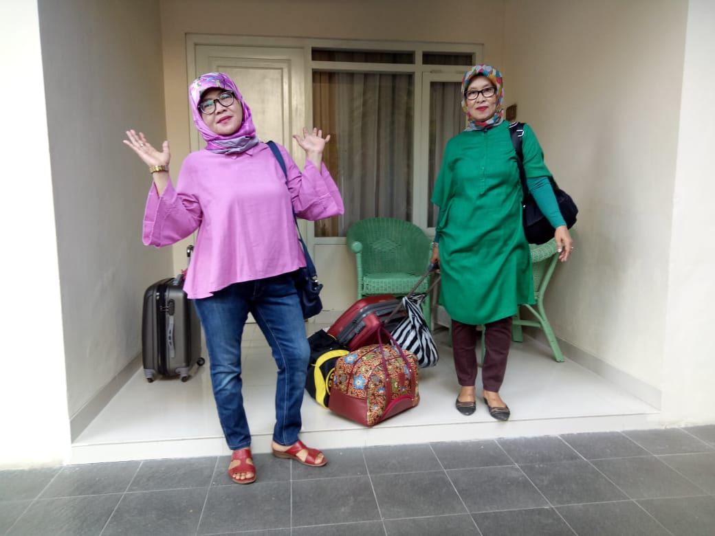 Andiyani Achmad Begini Rasanya Traveling Bareng Nenek Nenek