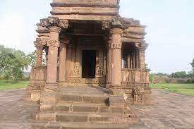 MP News: नोहटा में स्थित है 11वीं शताब्दी का अनोखा शिव मंदिर, जहां है चिमटे चढ़ाने का रिवाज