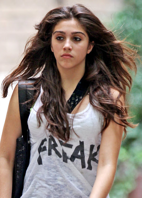 lourdes leon 2011