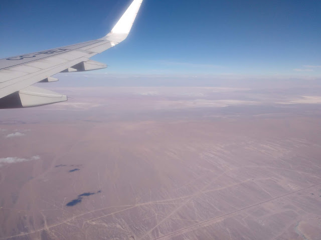 Llano de la Paciencia y salar de Atacama desde el aire, región de Antofagasta, Chile