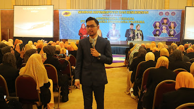 Motivator Muslim Indonesia Memberikan Seminar Motivasi Islami untuk 1.000 peserta dari Travel Arminareka Perdana Edvan M Kautsar