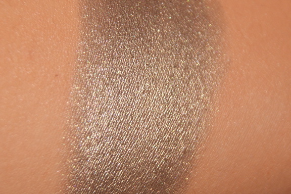 L'oreal Color Infaillible Eyeshadow in Sahara Treasure 