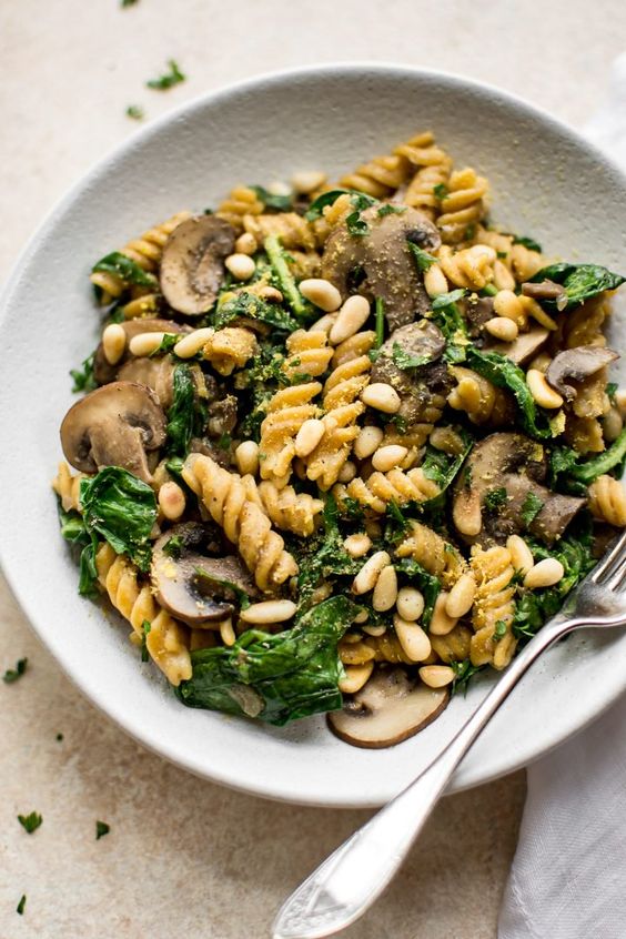 Vegan spinach and mushroom pasta - vegan recipe box