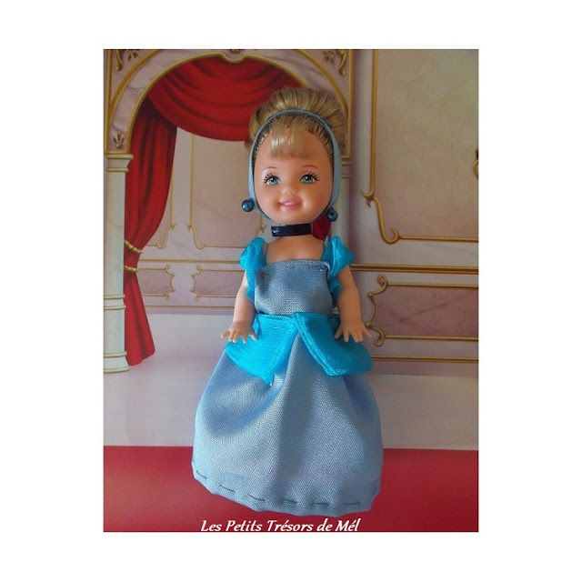 Robe de bal de Cendrillon cousue pour Shelly, la petite soeur de Barbie.