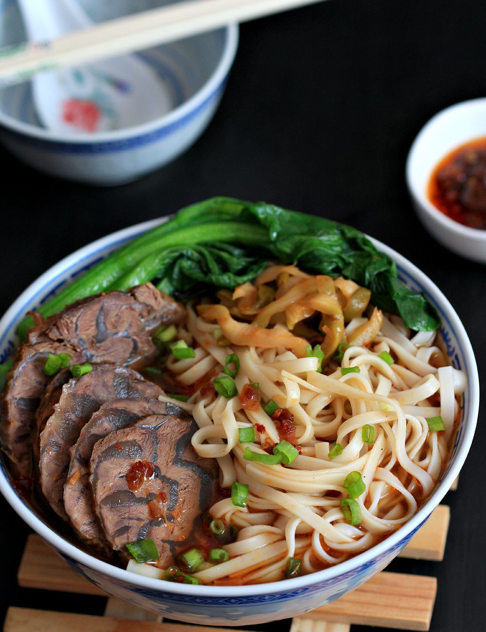 My bare cupboard: Taiwanese beef noodle soup / niu rou mian