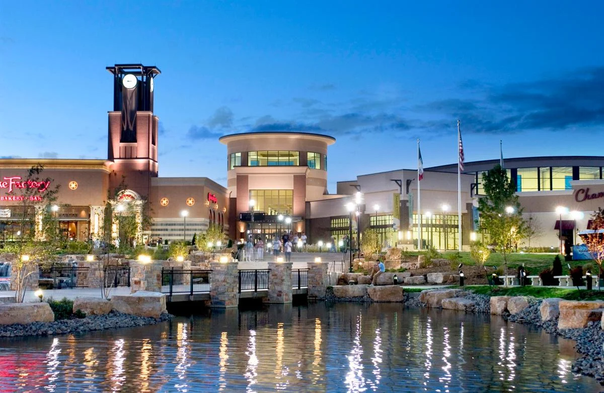 Jordan Creek Town Center West Des Moines Iowa