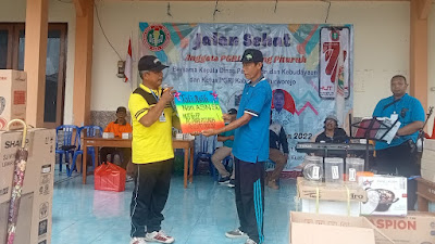PC PGRI Kecamatan Pituruh Beri Apresiasi Pada Guru Honorer di Wilcambidik Pituruh
