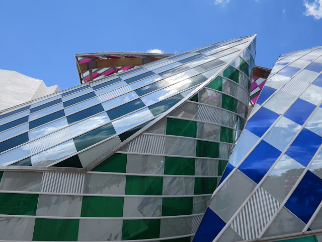 Buren-à-la-fondation-Vuitton-imageJPEG