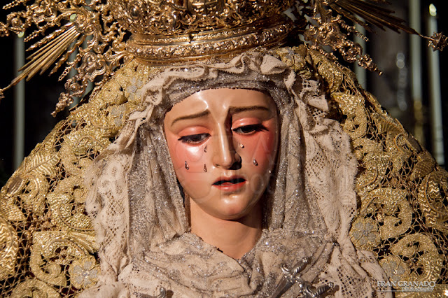 http://franciscogranadopatero35.blogspot.com/2015/10/besamanos-virgen-de-dolores-hdad-de.html