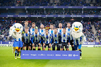 R. C. D. ESPANYOL DE BARCELONA. Temporada 2021-22. Diego López, Leandro Cabrera, Aleix Vidal, Manu Morlanes, Sergi Darder, Sergi Gómez. Adrià Pedrosa, Raúl De Tomás, Melendo, Embarba, Nico Melamed. R. C. D. ESPANYOL DE BARCELONA 1 ATHLETIC CLUB DE BILBAO 1. 26/10/2021. Campeonato de Liga de 1ª División, jornada 11. Cornellá-El Prat, Barcelona, RCDE Stadium. GOLES: 1-0: 33’, Raúl de Tomás, de penalti. 1-1: 52’, Iñaki Williams.