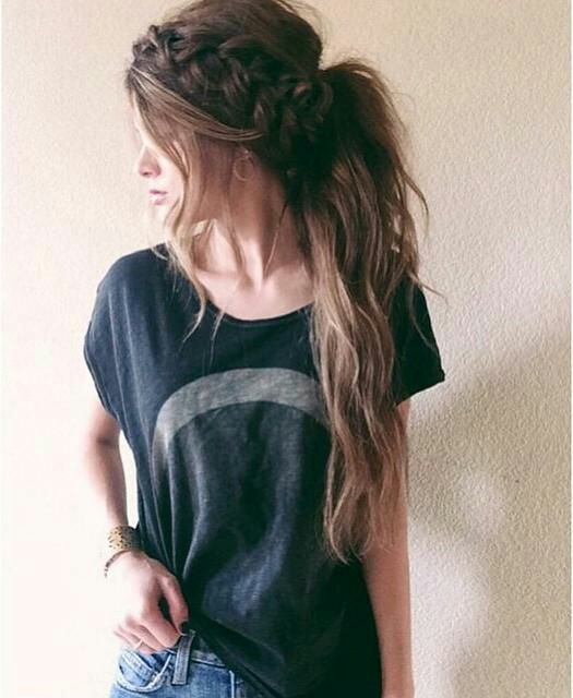 Pony tail hairstyle