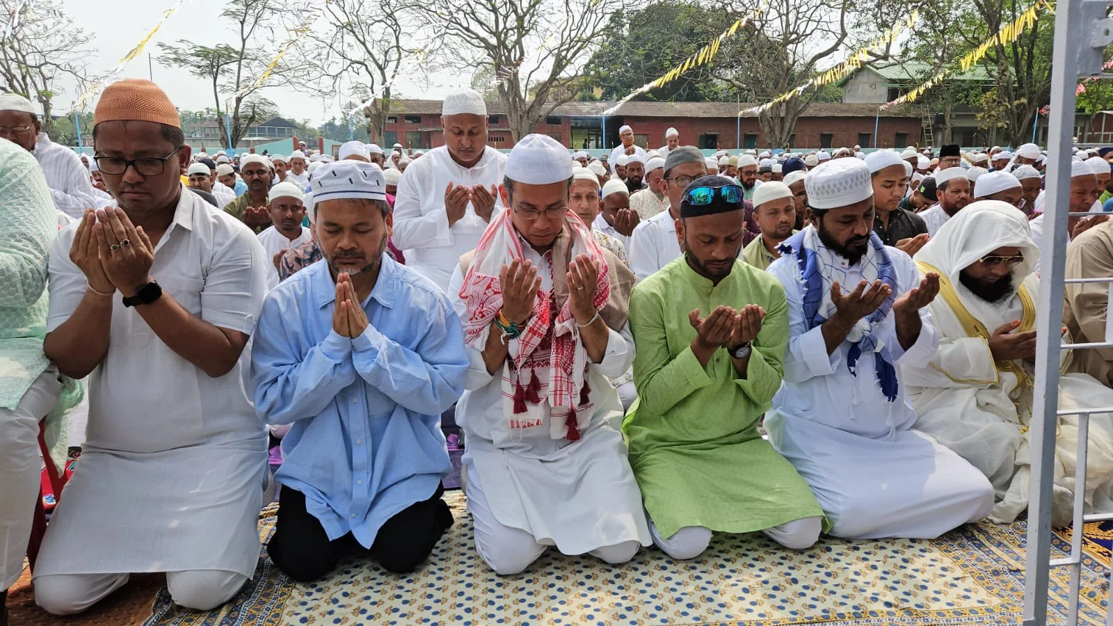 Assam: Congress Leader Gaurav Gogoi and Raijor Dal MLA Akhil Gogoi Observe Eid-ul-Fitr at Kendriya Eidgah Sivasagar