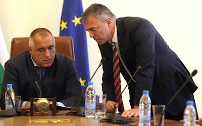 Премиерът Борисов уволни просветния министър Сергей Игнатов.
