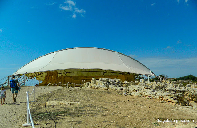 Cobertura de lona sobre o Templo de Hagar Qim, Malta