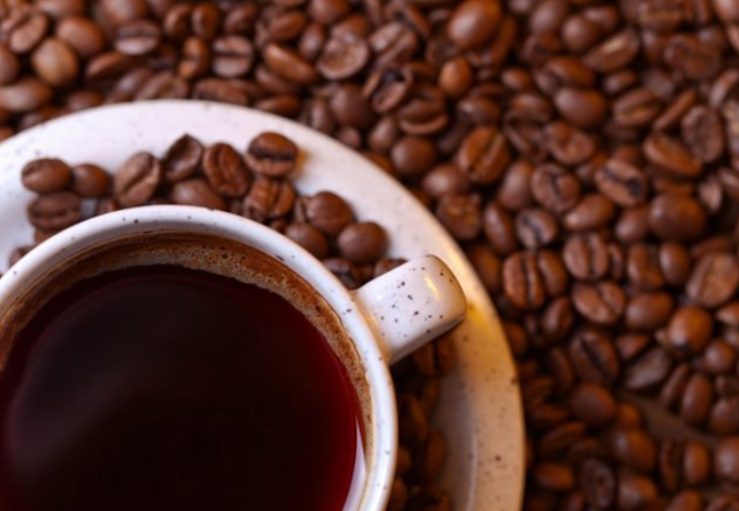   Έρευνα: Δυο κούπες καφέ την ημέρα είναι αρκετές για να προκαλέσουν αϋπνία ακόμα και 30 χρόνια μετά