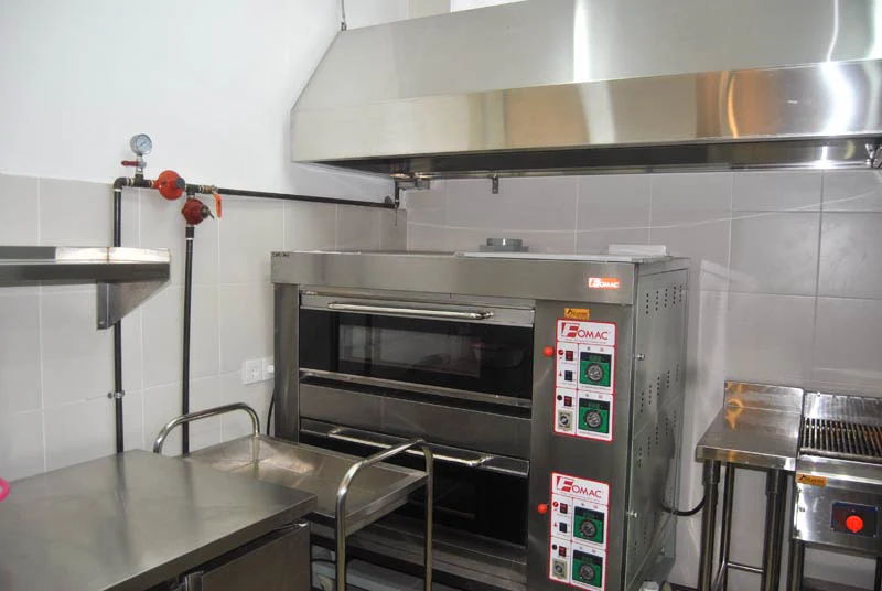 Kombinasi Kitchen dengan Restoran sangan Elegan