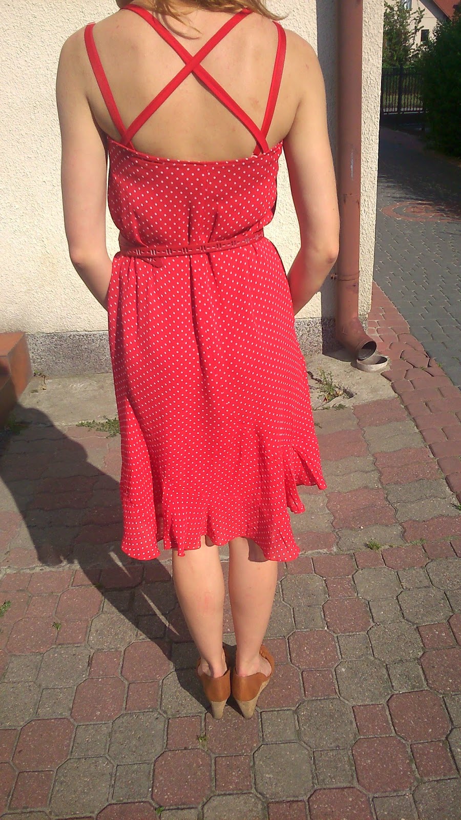 http://refashionclothes.blogspot.com/2014/07/summer-dress-dots-dots-dots.html