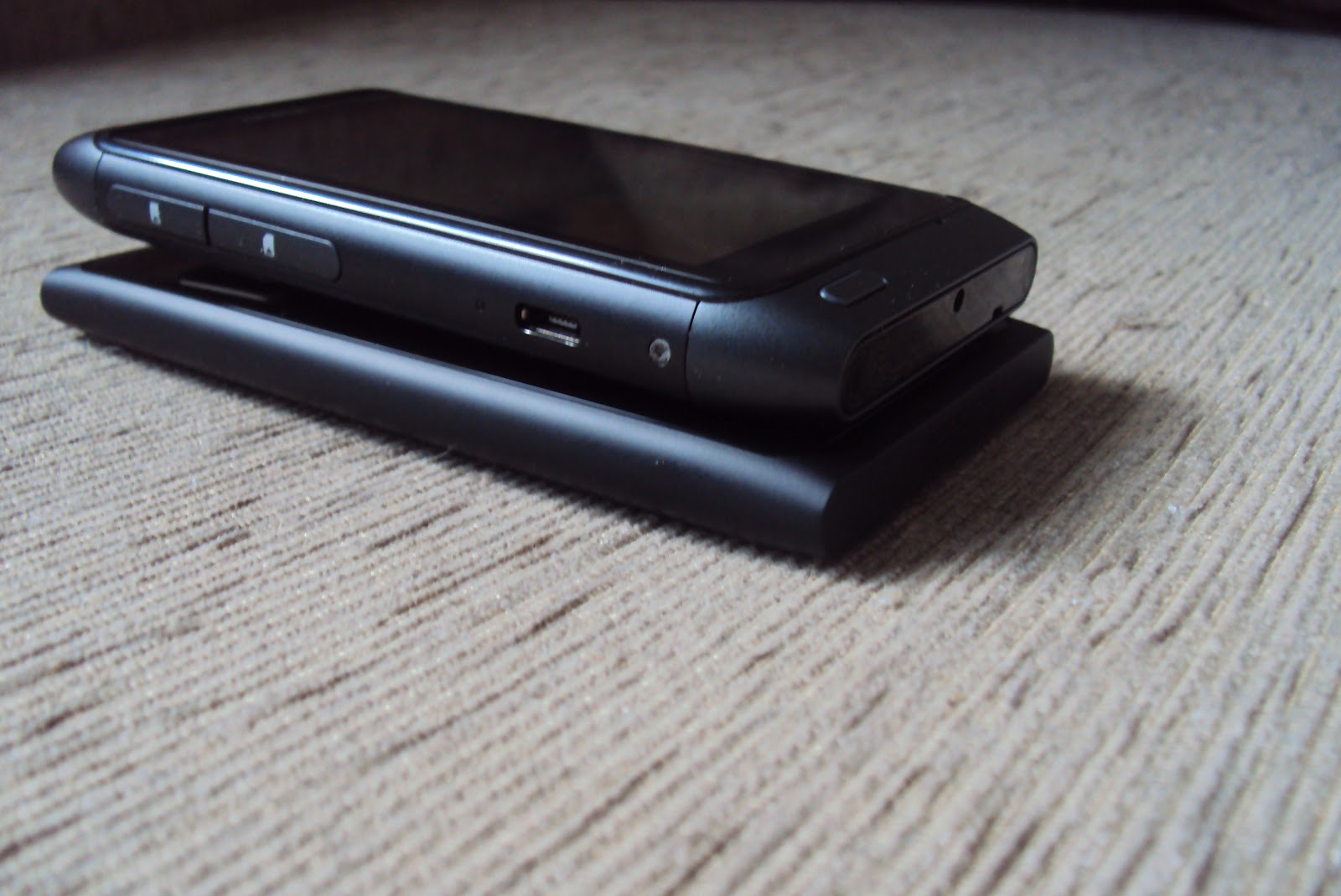 Galeria de fotos: Nokia N8 Black e Nokia Lumia 800 Black ~ Touch Nokia