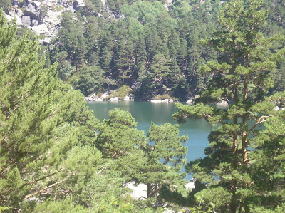 Vista panorámica de la laguna negra 