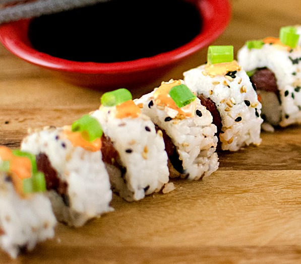 HOW TO MAKE SPICY TUNA ROLLS #dinner #sushi