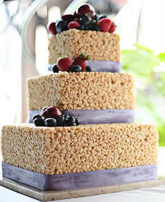Looking for an inexpensive wedding cake without sacrifing any of the style