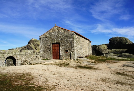 Monsanto - capela de santa maria do castelo 11