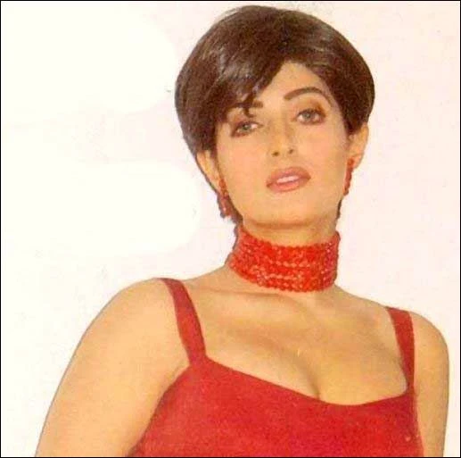 Twinkle Khanna short hair bollywood actress