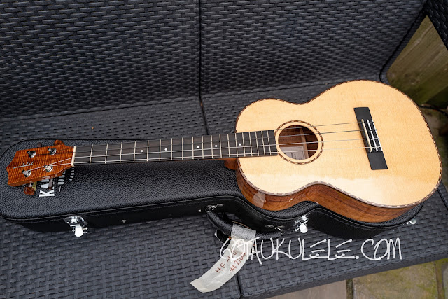 Kamaka HF-4DS Baritone Ukulele