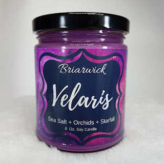 https://www.etsy.com/es/listing/572133011/velaris-8-oz-candle-inspired-by-a-court?ga_order=most_relevant&ga_search_type=all&ga_view_type=gallery&ga_search_query=a%20court%20of%20thorns%20and%20roses&ref=sr_gallery-2-25