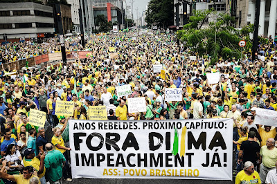 Protesto a favor do Impeachment de Dilma