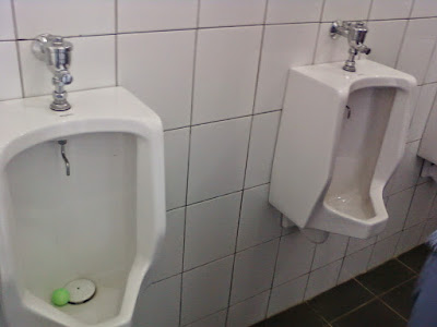 Bolehkah kencing di wc yang Berdiri