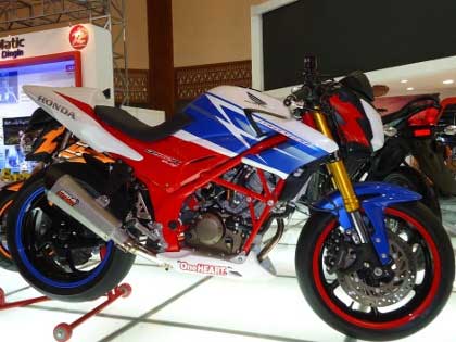 Foto Modifikasi Honda CB150R Terbaru title=