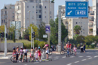 ayalon highway traffic yom kippur tel aviv israel 2011