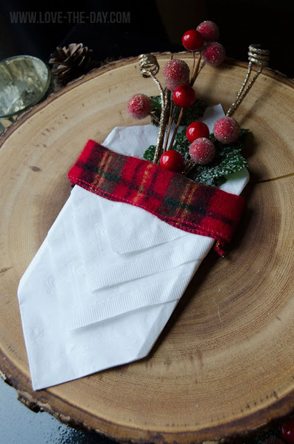 christmas-diy-wedding-napkins-fold-with-red-plaid-ribbon-and-little-ornaments