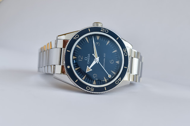 Omega a lancé une nouvelle réplique de montre 2021 Seamaster 300 à cadran bleu à bas prix