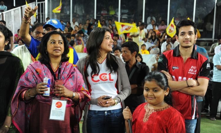 CelebsKarnataka Bulldozers vs Chennai Rhinos CCL Final Match Photos film pics